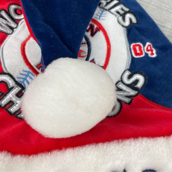 Boston Red Sox Genuine MLB 2004 World Series Champions Christmas Hat - Picture 9 of 12
